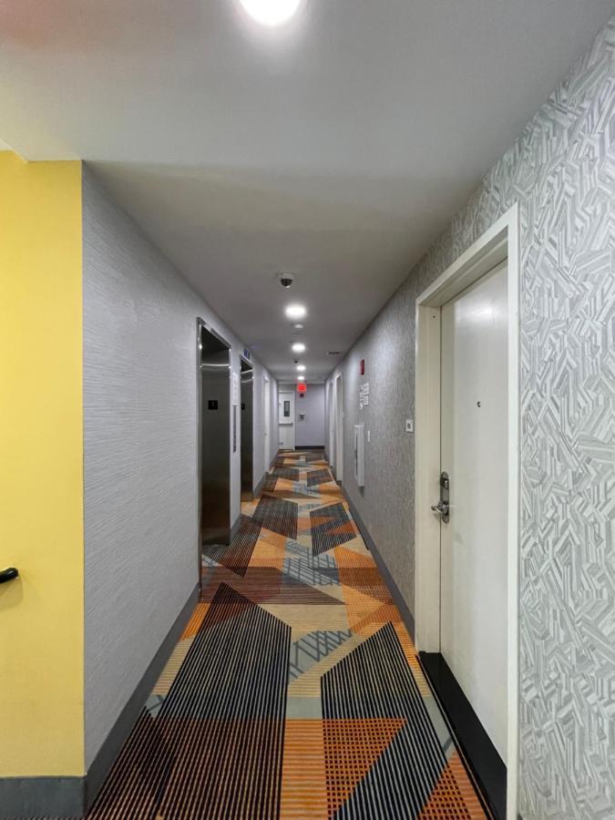 Super 8 By Wyndham Brooklyn Williamsburg Hotel New York Kültér fotó
